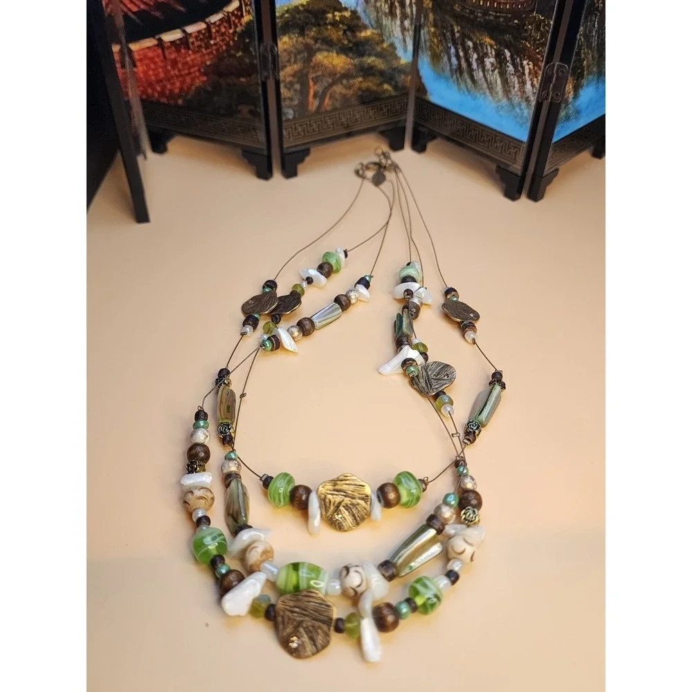 COLDWATER CREEK Three Strand Necklace Green Glass Shell Pieces Brass‎ Tone 20